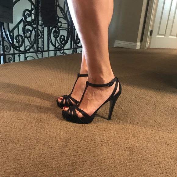Black strappy sandals- by Charles David - Picture 5 of 6